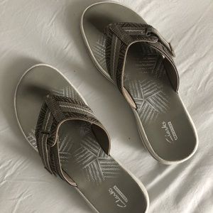 Clark’s Flip-Flops Women’s 8!